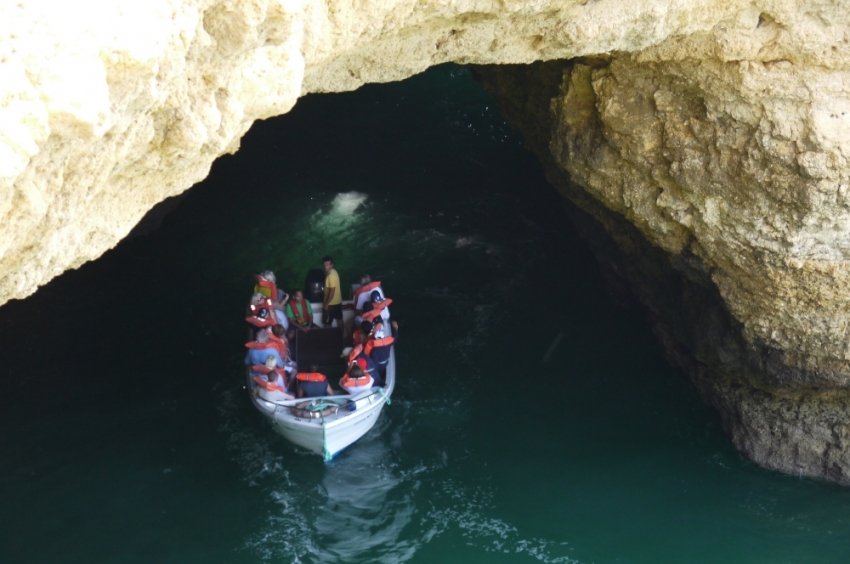 algarve-glass-bottom-boat-experience.com.jpg