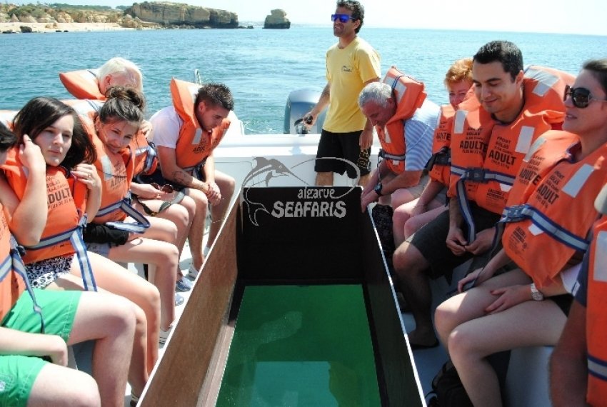 algarve-glass-bottom-boat-experience.en.algarveactivities.com.jpg
